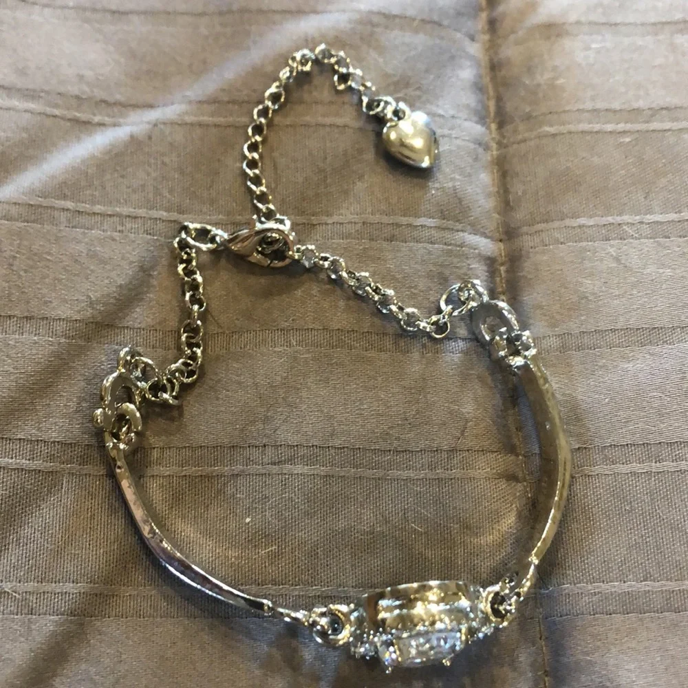 Rhinestone center stone silver tone bracelet. Well made channel set detail - Picture 6 of 7